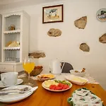Patio House 4*