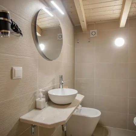 Patio House Bed & Breakfast 4*