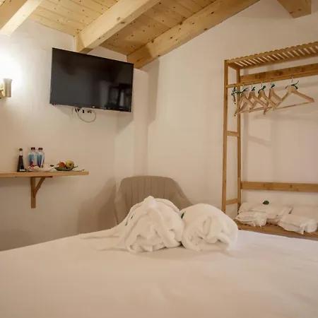Bed & Breakfast Patio House 4*